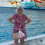 Alice Perry - @memeperry.100 - Instagram