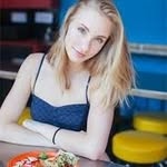 Meredith Ogden - @comara8012 - Instagram