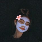 Mia Baran - Facebook