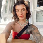 Mia Bowen / Manifesting & Life abroad Tips ✨✈️ - @miajbowen - Instagram
