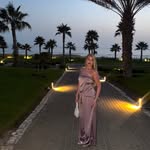 @miaholt4 - Instagram