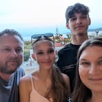 Mia Hyde - Facebook