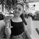 Mia Knight - Facebook