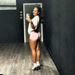 Mia Mendes - @bymiamendes - Instagram
