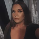 Mia Watts - @miawatts97 - Instagram