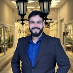 Michael Castro - @michaelcastrolocacaolitoral - Instagram