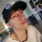 Michael Poveda - @reguepop22 - Instagram