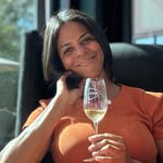 𝐌𝐢𝐜𝐡𝐞𝐥𝐞 𝐂𝐚𝐫𝐲- Yoga for a effervescent back+Wine - @yogawineandagoodtime - Instagram