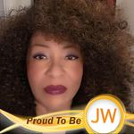 Michele Holloway-Burchell - @mizziell55 - Instagram