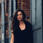 Michelle Kahn - @yoga_with_mich - Instagram