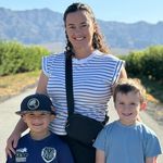 Michelle Llamas - @adventureswith_llamas - Instagram