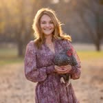 Michelle Mounce - @mychickensmygardens - Instagram