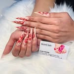 Michelle - @michellenailswoking - Instagram