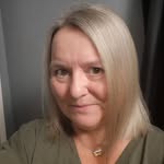 Michelle Rowlands - @michelle_rolo - Instagram