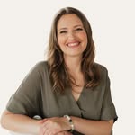 Michelle Hewson - Author | Life Coach | Speaker | Reiki Master - @michellehewsonwellness - Instagram