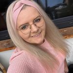 Michelle Theis - @mitschii33 - Instagram