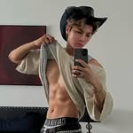Nguyễn Việt Hùng - @mikelei.sol - Instagram