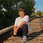 Miles Graham - @blueyes05_ - Instagram
