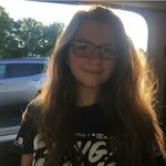 kati miles olson - @mentallydatingtomholland - Instagram