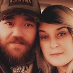Mindy Holt - @mindy.holt.589 - Instagram