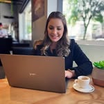 Laura Mitchell Bea Aguilar - @invest__with_trader_laura_mit - Instagram