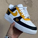 Moe Sanchez - @trillest_sneakers - Instagram