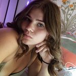 Molly Caron - @mollycaronn - Instagram