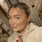 Moll🤍 - @_mollychamberlain - Instagram
