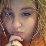 molly - @mollycrum1997 - Instagram