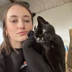 Molly Giles - @mollygiless - Instagram