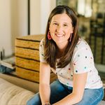 Molly Lynch - @mollysluckyreads - Instagram