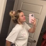 molly moats - @staomyllom - Instagram