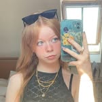 Molly reading <3 - @mollyreading07 - Instagram