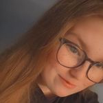 Molly Staples - @mollyroses7116 - Instagram