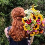 Molly Mueller and René Thorne - @mollyfayflowerfarm - Instagram