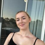 Molly Wicks - @mollywickss - Instagram