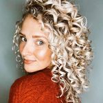 Monica Hobbs - Curly Hair Coach - @thatcurlygirlmonica - Instagram