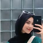 Mona riddle - @monakaram599 - Instagram