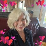 Monica Stanton - @caughthikingmonica - Instagram
