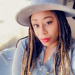 Monique Gresham - @booksbymoworldwide - Instagram