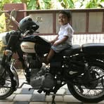 Mony George - Facebook