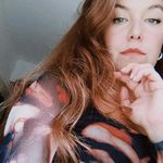 Nadia Escobar - @dorissred - Instagram