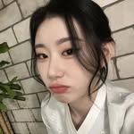 — B - @nana_baileyre - Instagram