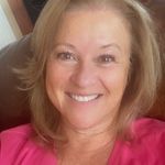 Nancy Denney - @momdog5 - Instagram