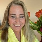 Nancy du Tertre - @theskepticalpsychic - Instagram