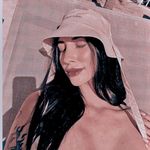 @naomilights - Instagram