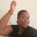 Naomi Powell - @loveavonwithnaomi - Instagram