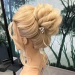 Natalie - @natalie_loos_wedding_hair - Instagram