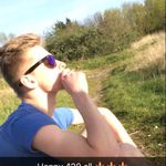 Nathan Sargent - @d22_chez - Instagram