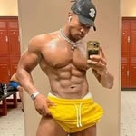 Nathaniel Daniels - @nathaniel_daniels89.2 - Instagram